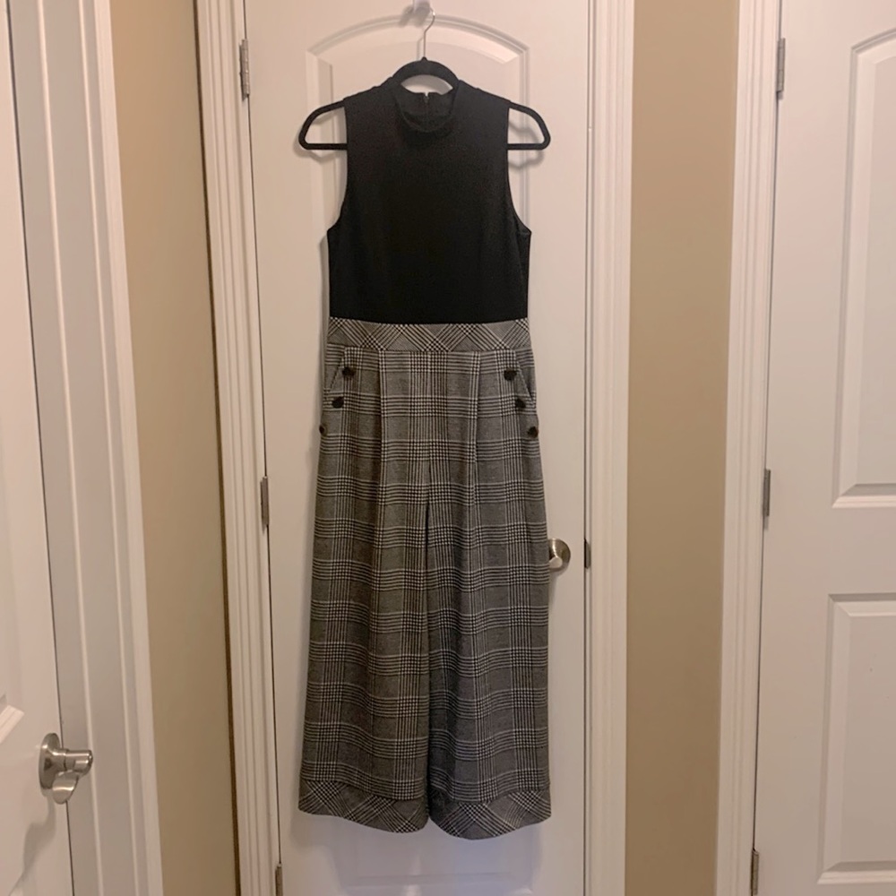 Chelsea28 Sleeveless Black and White Houndstooth Jumper!